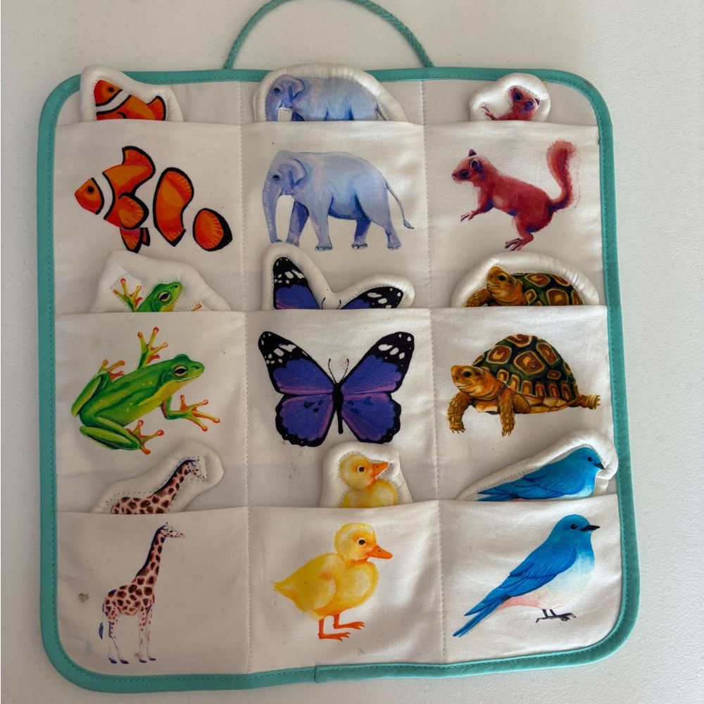 Interactive Animal Match & Peek Fabric Playboard - Lovevery